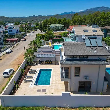 Lavida - Private Pool For 6 * 페티예