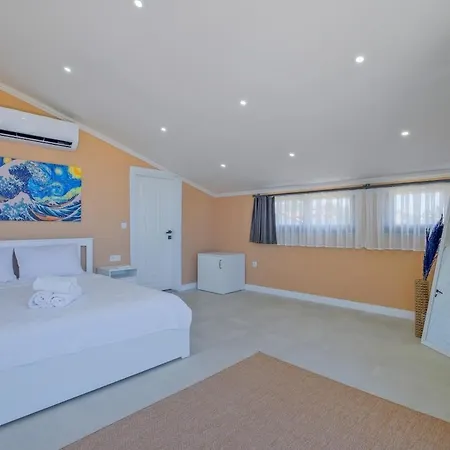 Lavida - Private Pool For 6