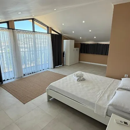 Lavida - Private Pool For 6 Villa