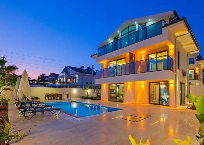 Lavida - Private Pool For 6 *