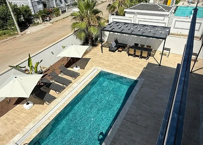 Lavida - Private Pool For 6 *